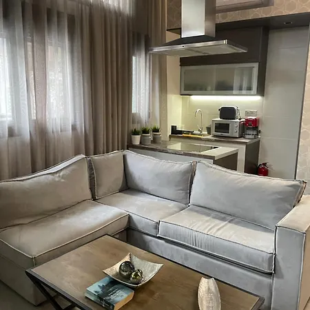 Luxury 2-bath Family Metro 1 Minute *
