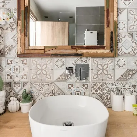 Luxury 2-bath Family Metro 1 Minute 公寓