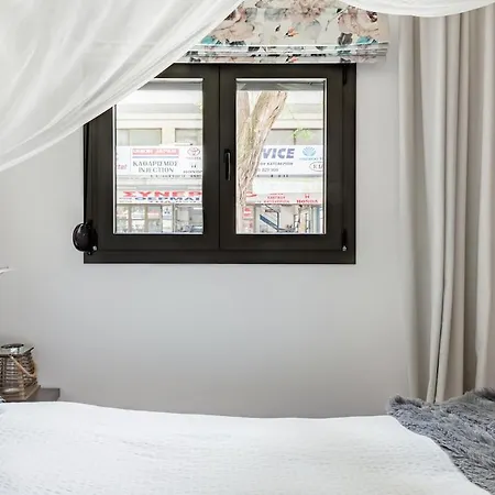 Luxury 2-bath Family Metro 1 Minute 公寓 塞萨洛尼基
