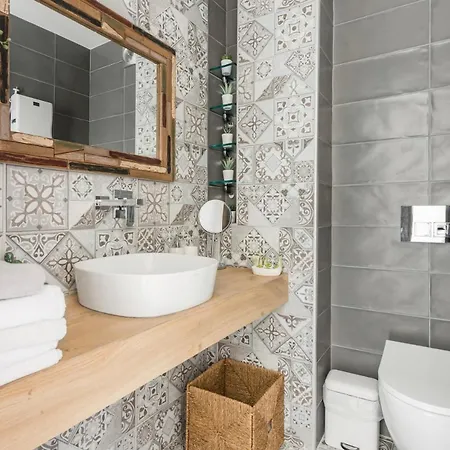 Luxury 2-bath Family Metro 1 Minute *